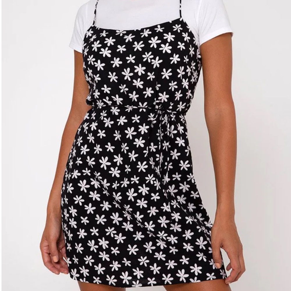Motel Rocks Kinley Slip Dress In 90'S Daisy Black And White